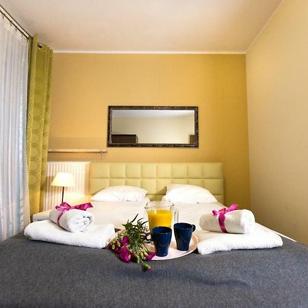 Pcd Aparthotel Ochota Варшава Екстериор снимка