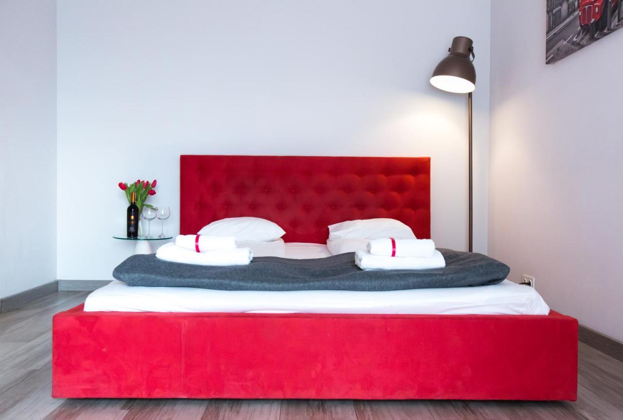 Pcd Aparthotel Ochota Варшава Екстериор снимка