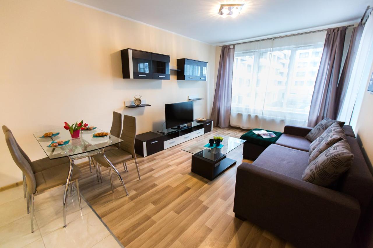 Pcd Aparthotel Ochota Варшава Екстериор снимка