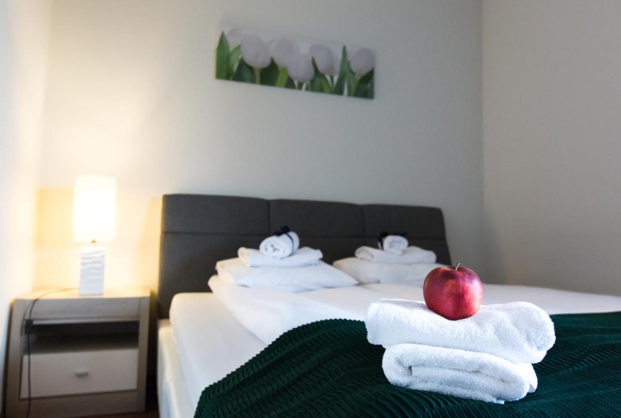 Pcd Aparthotel Ochota Варшава Екстериор снимка