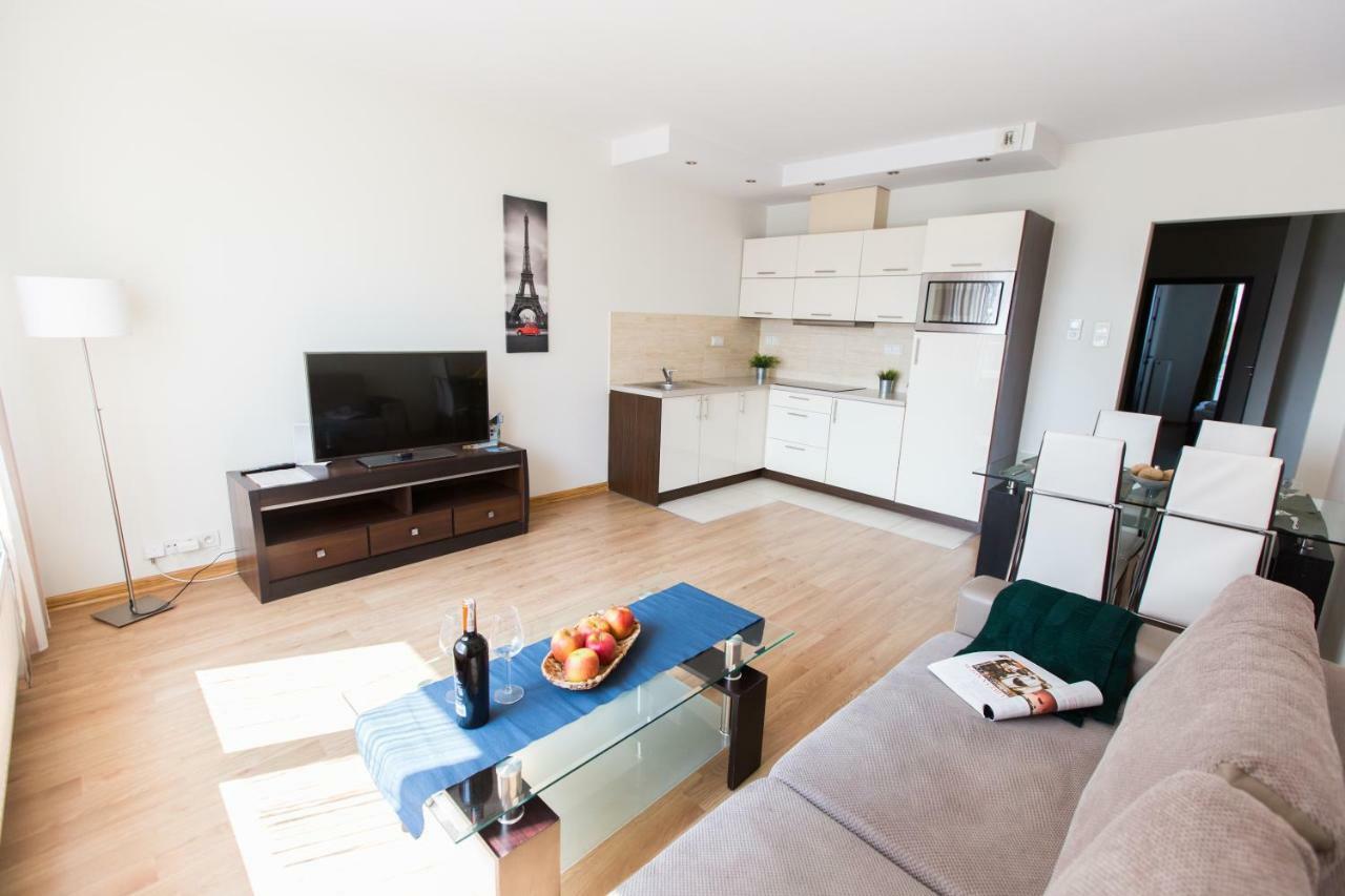 Pcd Aparthotel Ochota Варшава Екстериор снимка